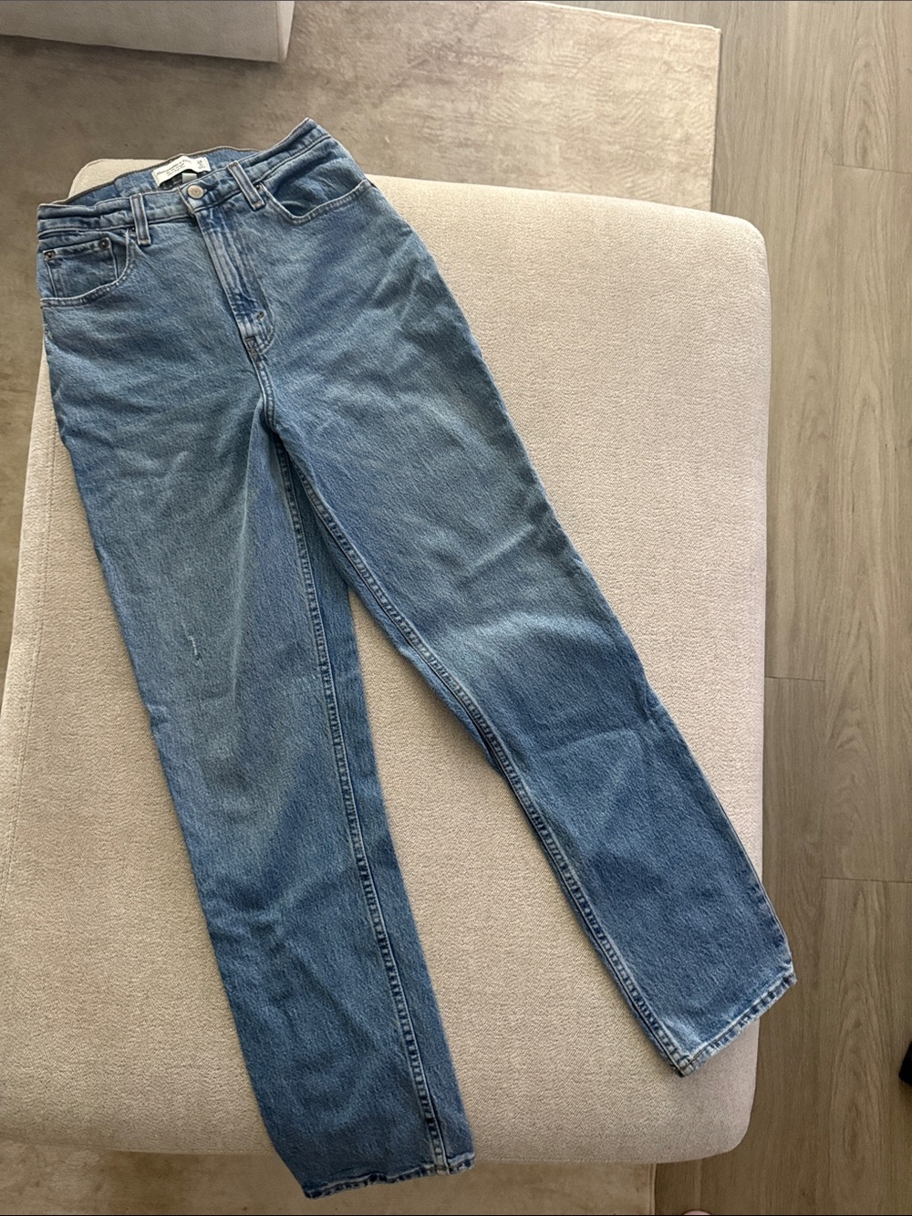 Abercrombie & Fitch 90’s Straight Light Blue Ultra High-Rise Jeans